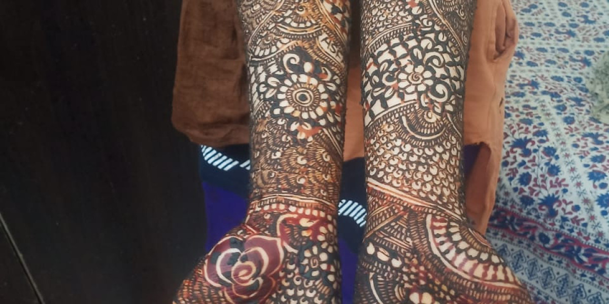 Mehndi Design Services in Bangalore | Bridal, Party & Custom Mehndi